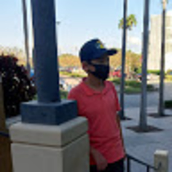 Profile Picture of Todos Todos (@rafael538) on Poshmark