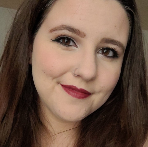 Profile Picture of Danica Blubaugh (@danisaur14) on Poshmark