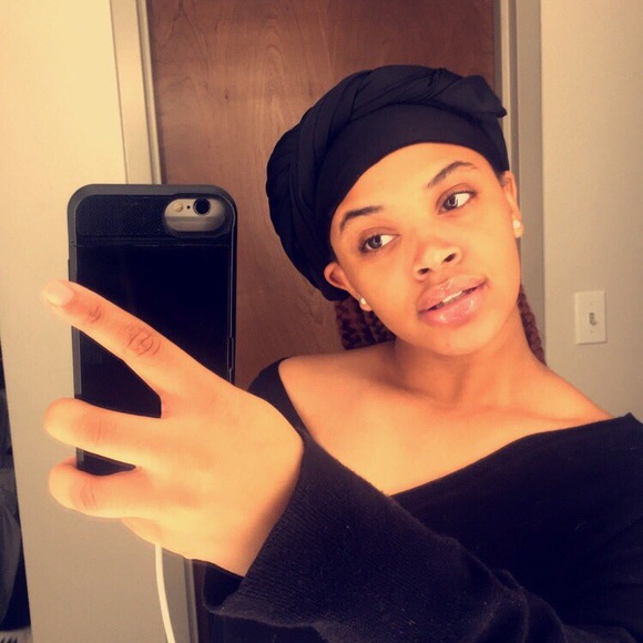 Profile Picture of Iana Pierre (@ianapierre22) on Poshmark