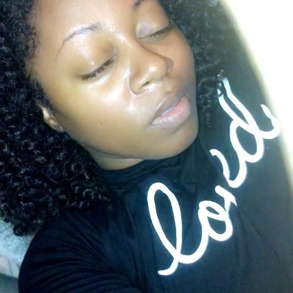 Gella nicole Good - Poshmark Profile Picture of Gella nicole Good (@tagellaj) on Poshmark