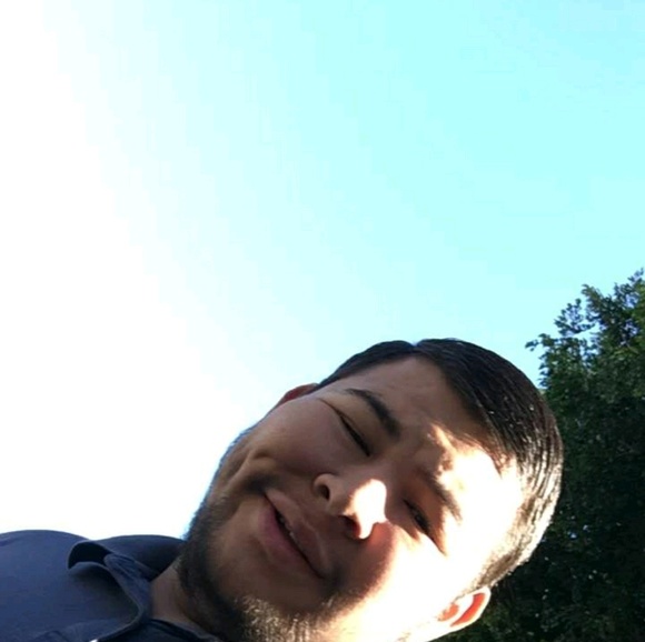 Profile Picture of Antonio Gallegos (@antonio_gee) on Poshmark