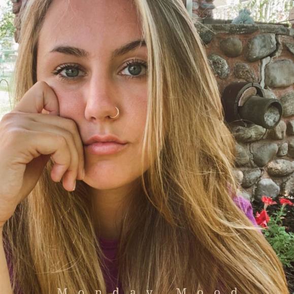 Profile Picture of Briana Rhinesmith (@briee_rhinesss) on Poshmark