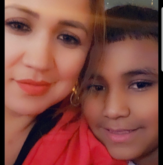 Profile Picture of Lorena Salinas (@myashtonbb) on Poshmark