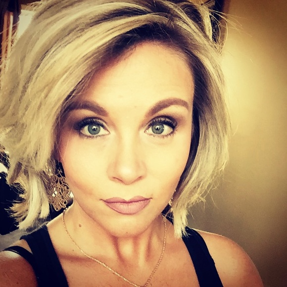 Profile Picture of Devon Sherwood-dombrowski (@devonmd) on Poshmark