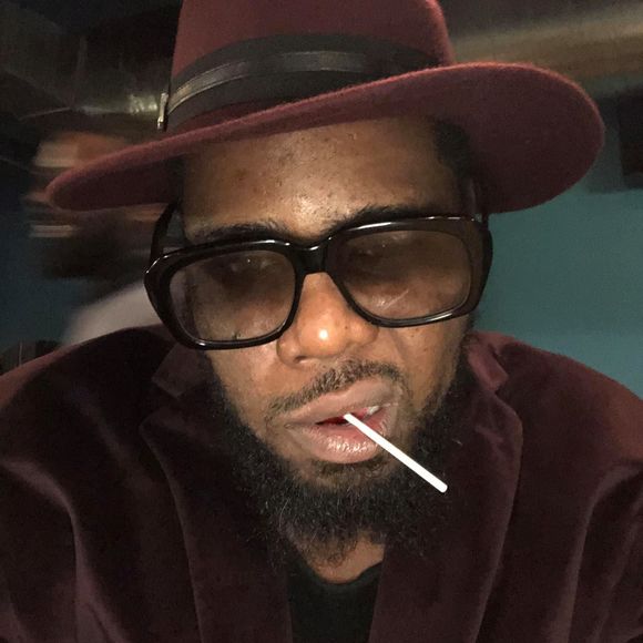 Profile Picture of Vaughn Preston (@bestproducts1) on Poshmark