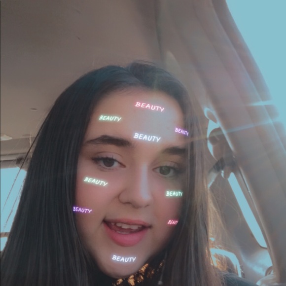 Profile Picture of Rylynn Wickstrom (@rylynnwickstrom) on Poshmark