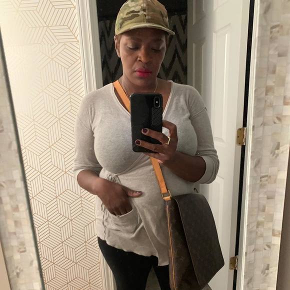 Profile Picture of Tamara January-hoskins (@teejan) on Poshmark