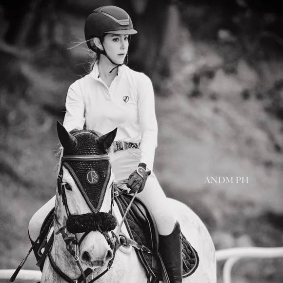 Profile Picture of Juliana Armella (@julianamaria) on Poshmark