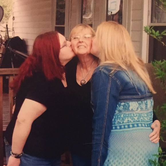 Profile Picture of Kristy Ulery (@kristy6767) on Poshmark