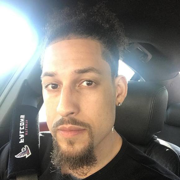 Profile Picture of Darrian Davis (@shyne357) on Poshmark