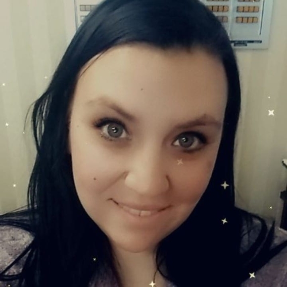 Rae Anne - Poshmark Profile Picture of Rae Anne (@ziesmer1234) on Poshmark