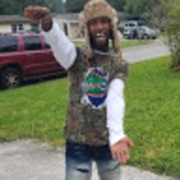 Profile Picture of Marcus Crump (@skorpioking1027) on Poshmark