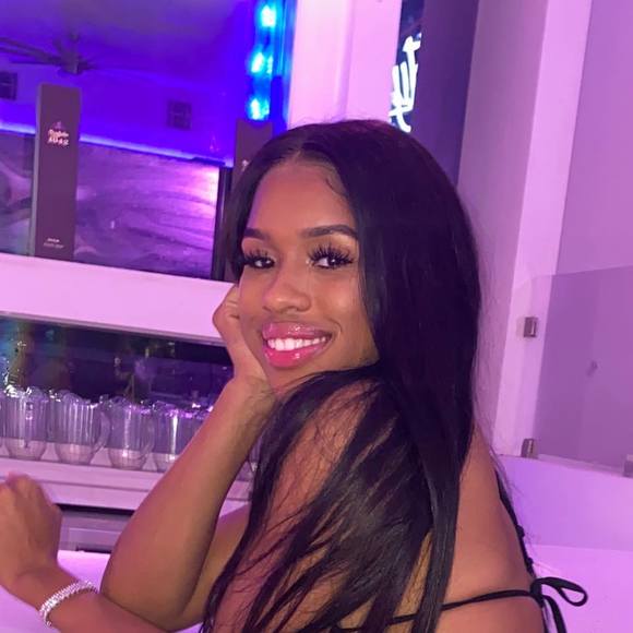 Profile Picture of Mariah Shackelford (@psmariah) on Poshmark