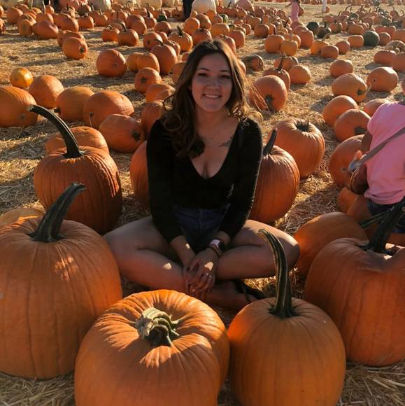 Profile Picture of Brianna Jacobo (@bri_bri8) on Poshmark