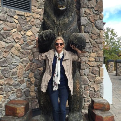 Profile Picture of Betsy Schneider (@betsymac62) on Twitter