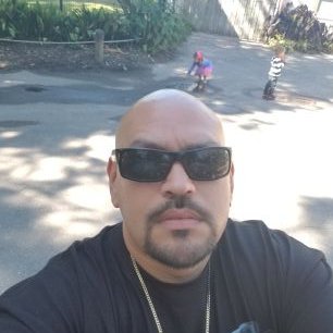 Profile Picture of ROBERT CALZADA (@RobertCALZADA1) on Twitter