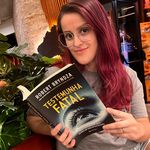 Profile Picture of Isabella Moore | Bookstagram (@psicothriller) on Instagram
