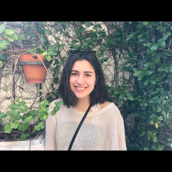 Profile Picture of Anna Cortines (@annacortines) on Poshmark