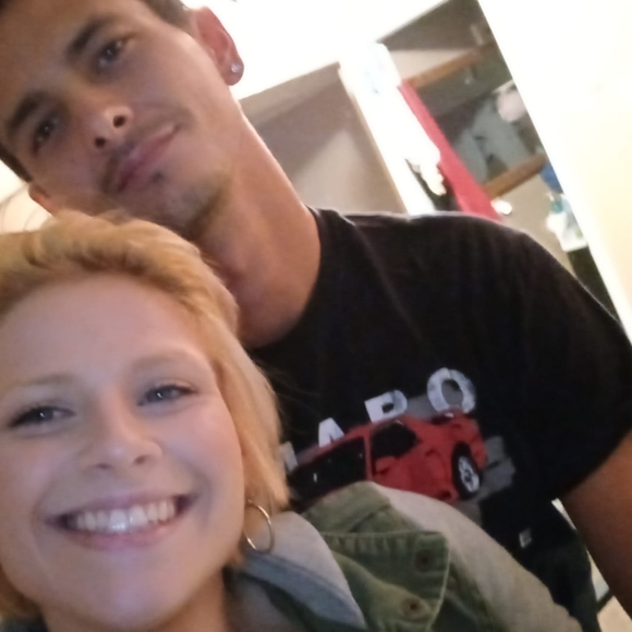 Profile Picture of Dominique Holliday (@dominiquehollid) on Poshmark