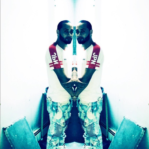 Profile Picture of Damien Hernandez (@foreigndae123) on Poshmark