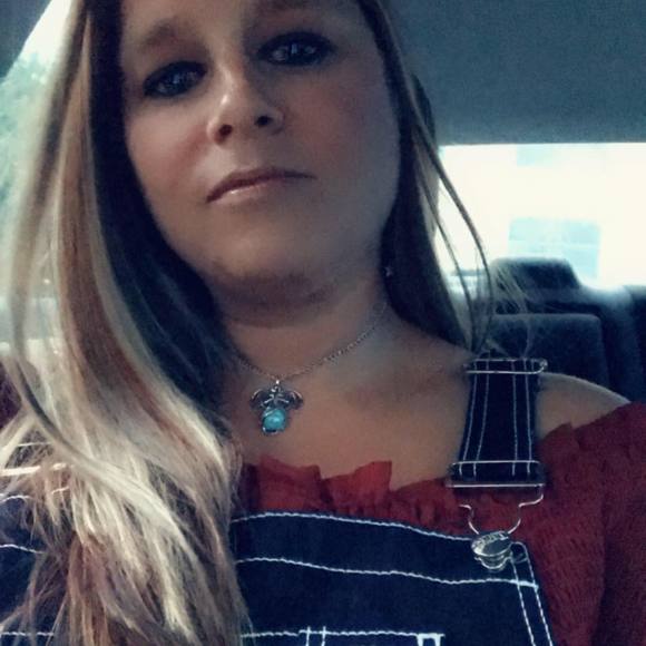 Profile Picture of Jessica Matthias (@jmatthias03) on Poshmark