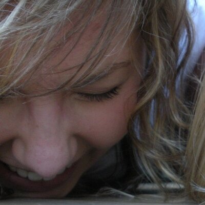 Profile Picture of Hilary Manning (@hilarymanning) on Twitter