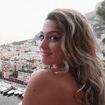 Profile Picture of Monica Gartner’s Closet (@monicagartnercloset) on Instagram