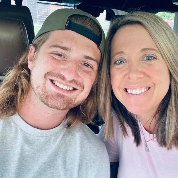 Profile Picture of Becky Spiva (@beckyb1977) on Poshmark