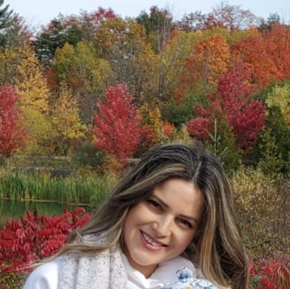 Profile Picture of Julia Didichenko (@jdidichenko) on Poshmark