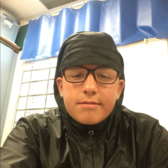 Profile Picture of Devon Nelson (@devonjnelson) on Poshmark