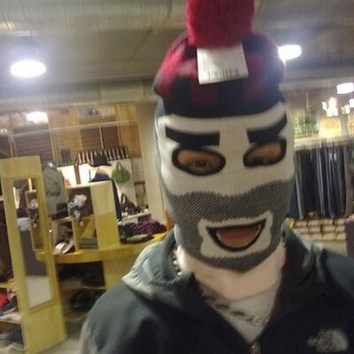 Profile Picture of Johnny Wong (@2wonggetitright) on Twitter