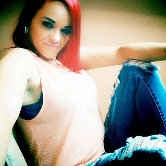 Profile Picture of Stacy Kelley (@sheonfleek18) on Poshmark