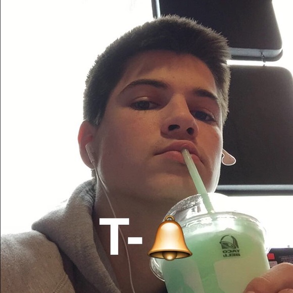 Profile Picture of Dylan Limbacher (@d_lim10) on Poshmark