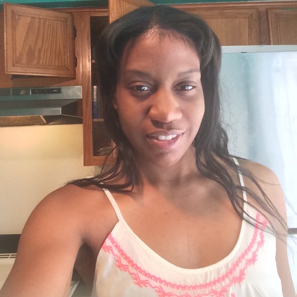 Profile Picture of Kiara Singleton (@levi1) on Poshmark