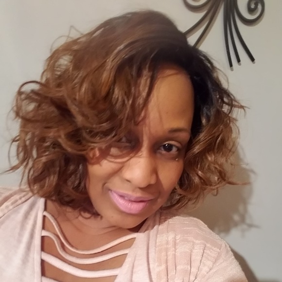 Profile Picture of Shawn Best (@shawnbest) on Poshmark