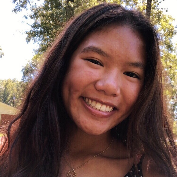 Profile Picture of Emily Mcfatter (@emilymcfatter) on Poshmark