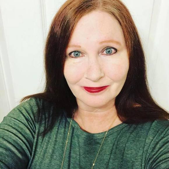 Profile Picture of Ginger Witt (@mamagigi89) on Poshmark