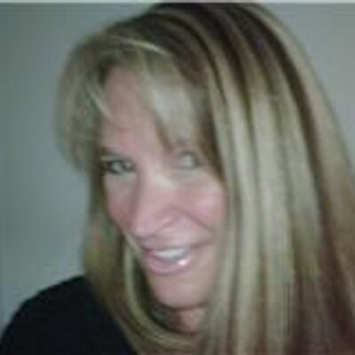 Profile Picture of Jennifer McLaughlin 🇨🇦 (@weberliciouss) on Twitter