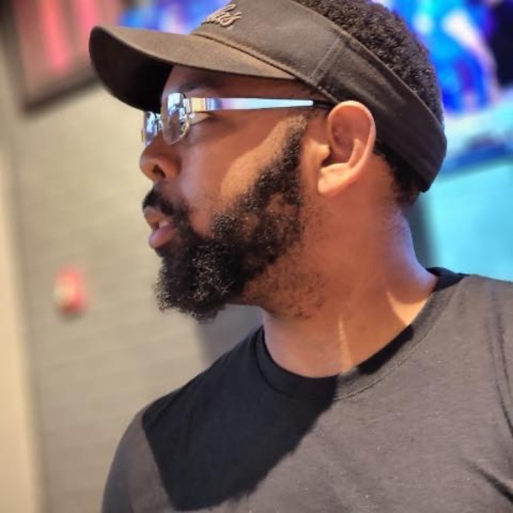 Antonio Doggett - Poshmark Profile Picture of Antonio Doggett (@antoniodoggett) on Poshmark