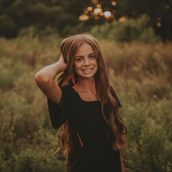 Profile Picture of Tristyn Leymaster (@25tleymaster) on Poshmark