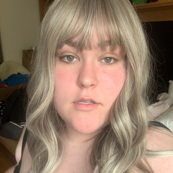 Profile Picture of Mackenzie Glenn (@mackenziegle800) on Poshmark