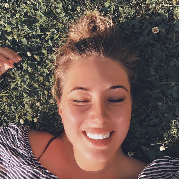 Profile Picture of Jamie Camrass (@jamiecamrass) on Poshmark