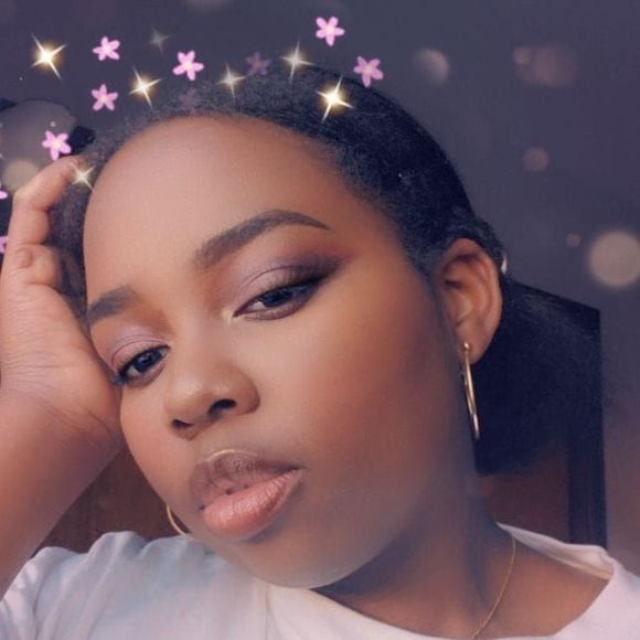 Profile Picture of Joyce Løïc (@loicjoyce) on Poshmark