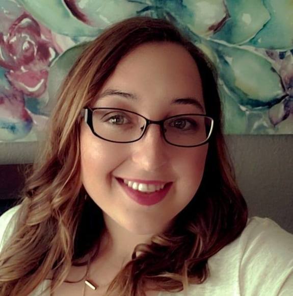 Profile Picture of Laura Musick (@lauramusick) on Poshmark