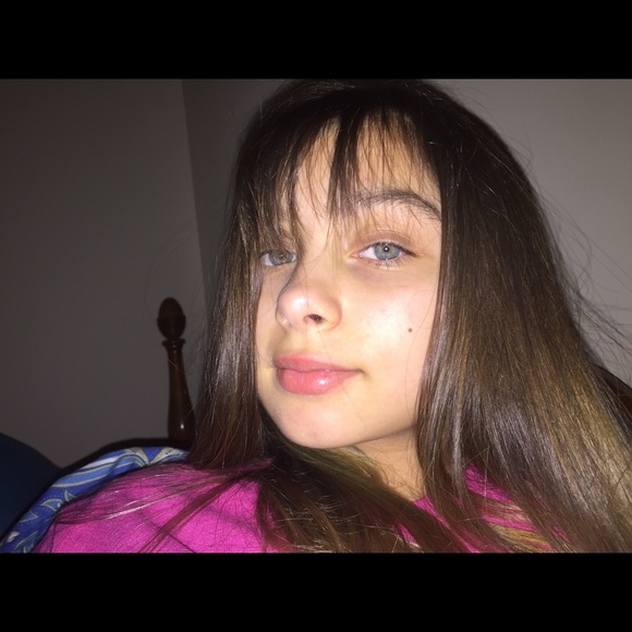 Profile Picture of Izabella Tarquino (@izabella0530) on Poshmark