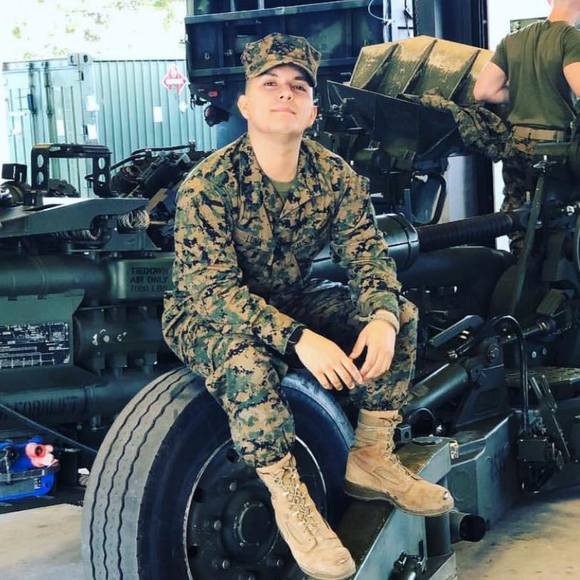 Profile Picture of Nathan Luna (@nateymooon) on Poshmark