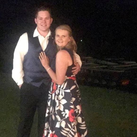 Profile Picture of Abby Gettinger (@gettingera) on Poshmark