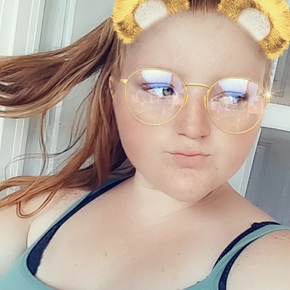 Profile Picture of Shyann Plowman (@shyannplowman) on Poshmark