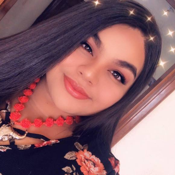 Profile Picture of Yesenia Felix (@yesi_felix) on Poshmark