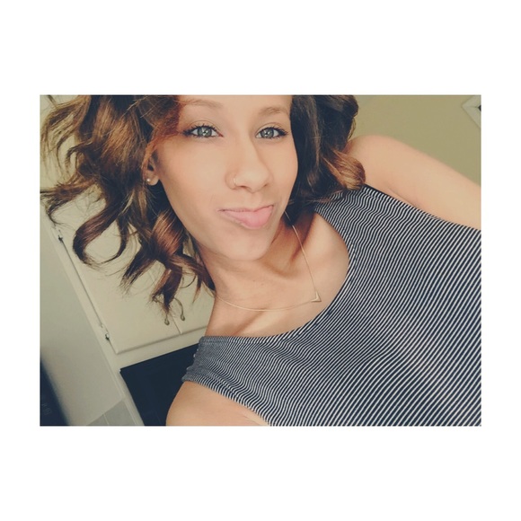 Profile Picture of Kayla Pauwels (@kayy_laahh) on Poshmark